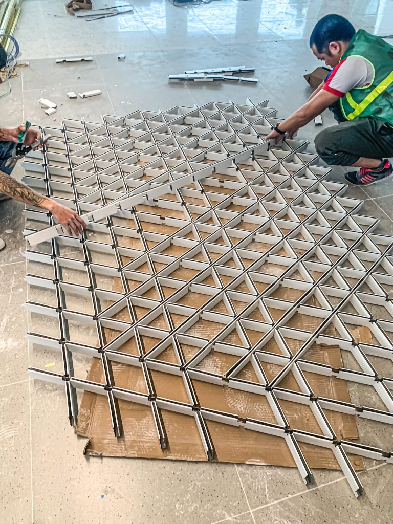 Trần nhôm caro tam giác