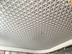 Trần Nhôm Caro tam giác