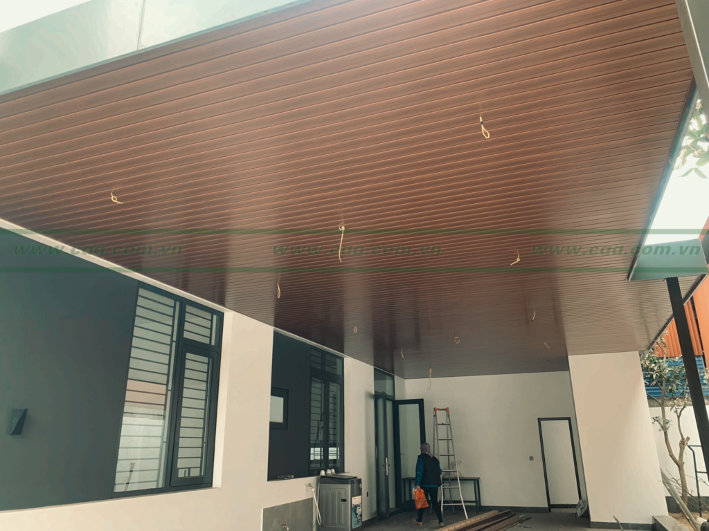 trần nhôm G-shaped vân gỗ