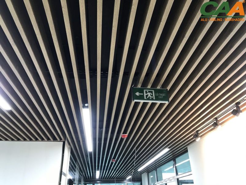 Trần Nhôm U vân gỗ