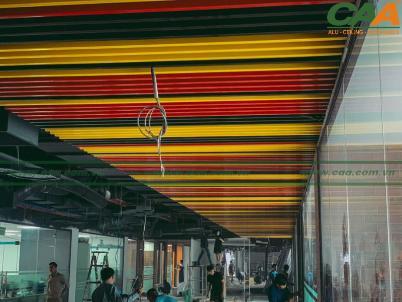 So sánh trần nhôm và trần thạch cao