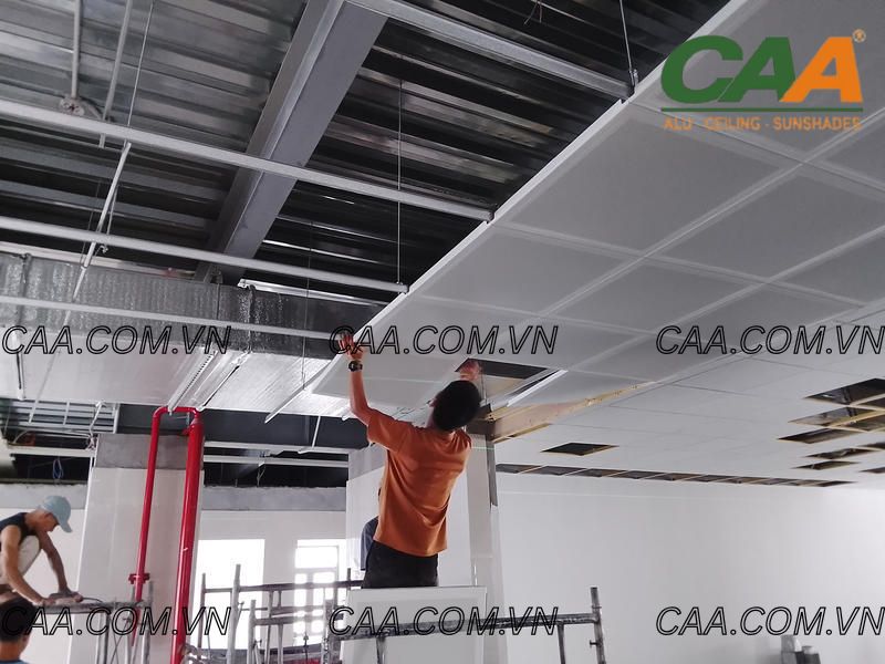 Hình ảnh thi công trần nhôm Clipin