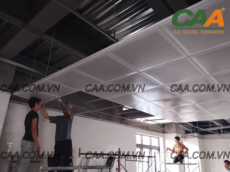 Hình ảnh thi công trần nhôm Clipin