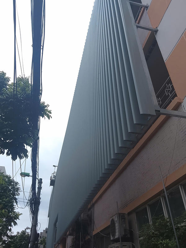 Lam nhôm chắn nắng hình đầu đạn